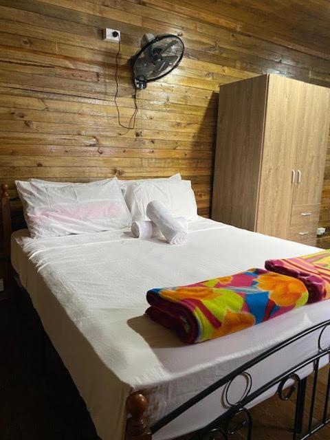 Camp Taveuni Hostel Matei Kültér fotó